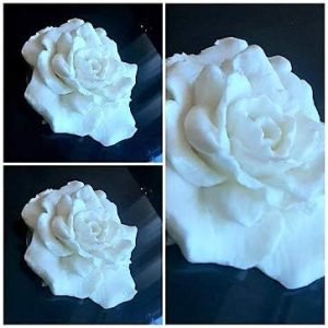 Customise Colour; 3 Beautiful Large Edible Sugar  Rose Flowers, (not wired); 8cm; each 3D Handmade; Wedding/Anniversary, Birthday, Mother’s Day, Etc Cake Toppers/Decorations -Free& Fast Shipping